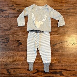 NWOT Mud Pie Gray and Cream Deer Matching Set
